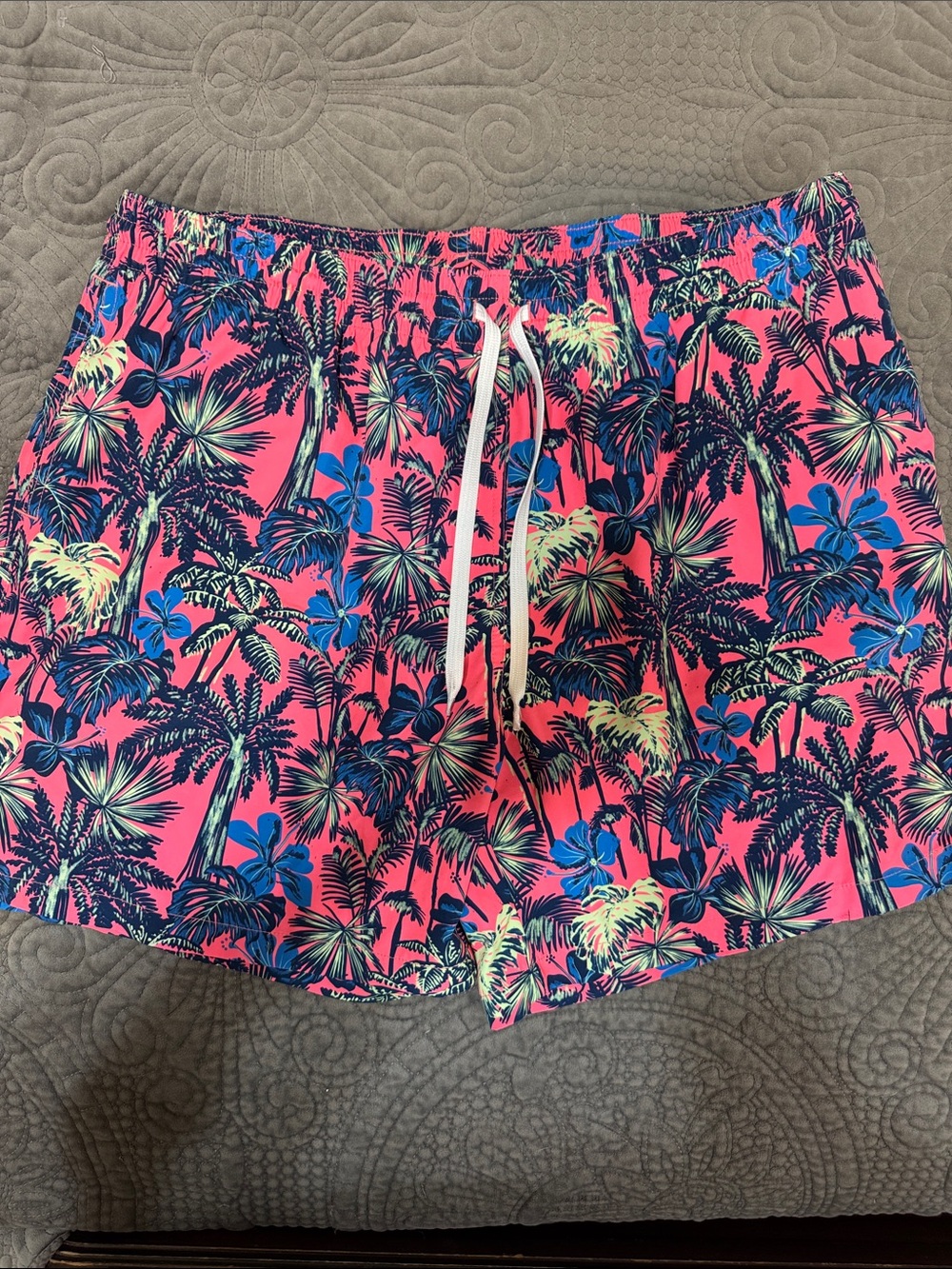 Chubbies Men’s XXL 5.5” Swim Trunks Pink Tropical Palm Print